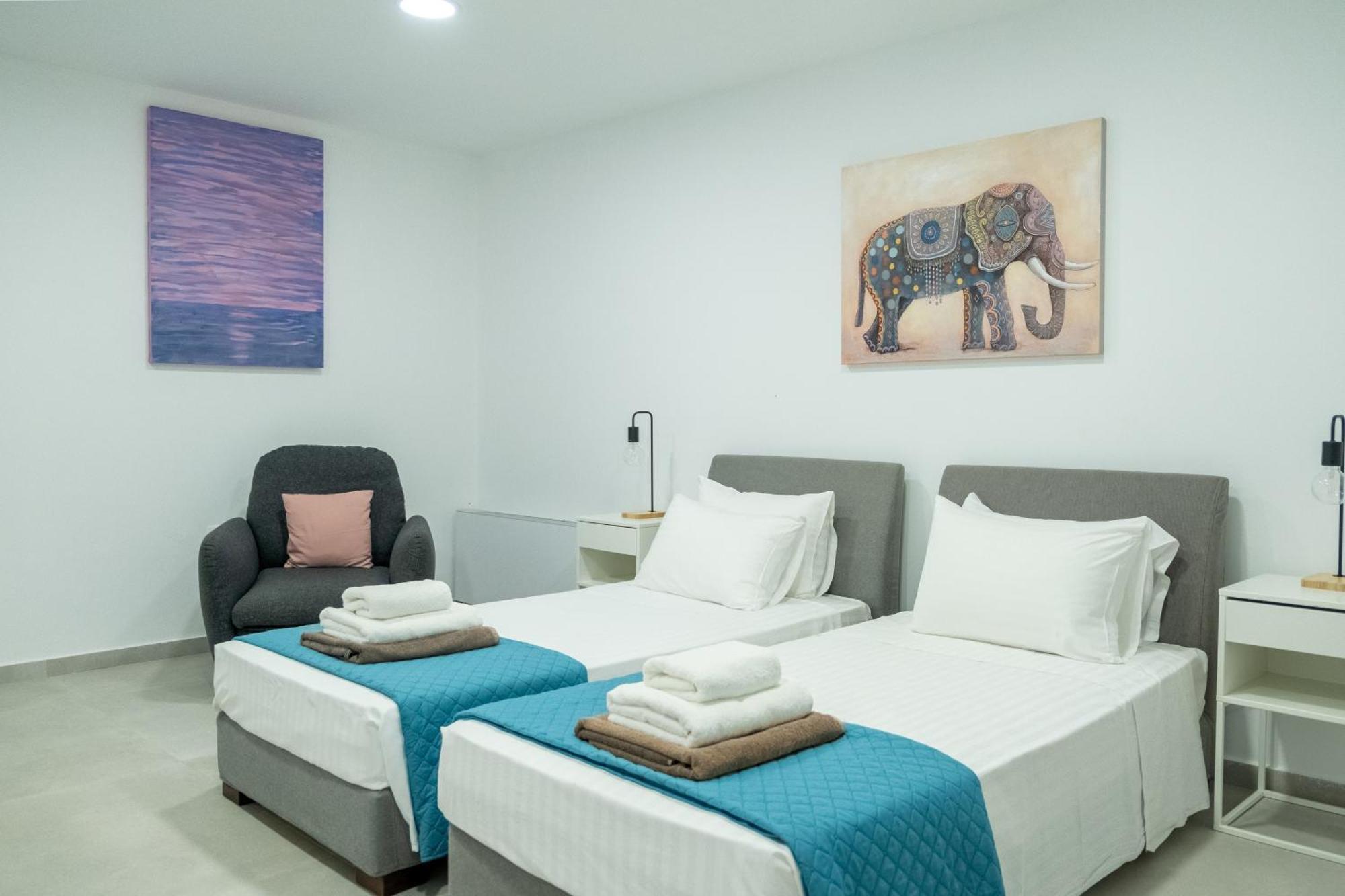 Helios A Modern Large Villa With Private Pool Set In A Quiet Location สตาวรอช ภายนอก รูปภาพ