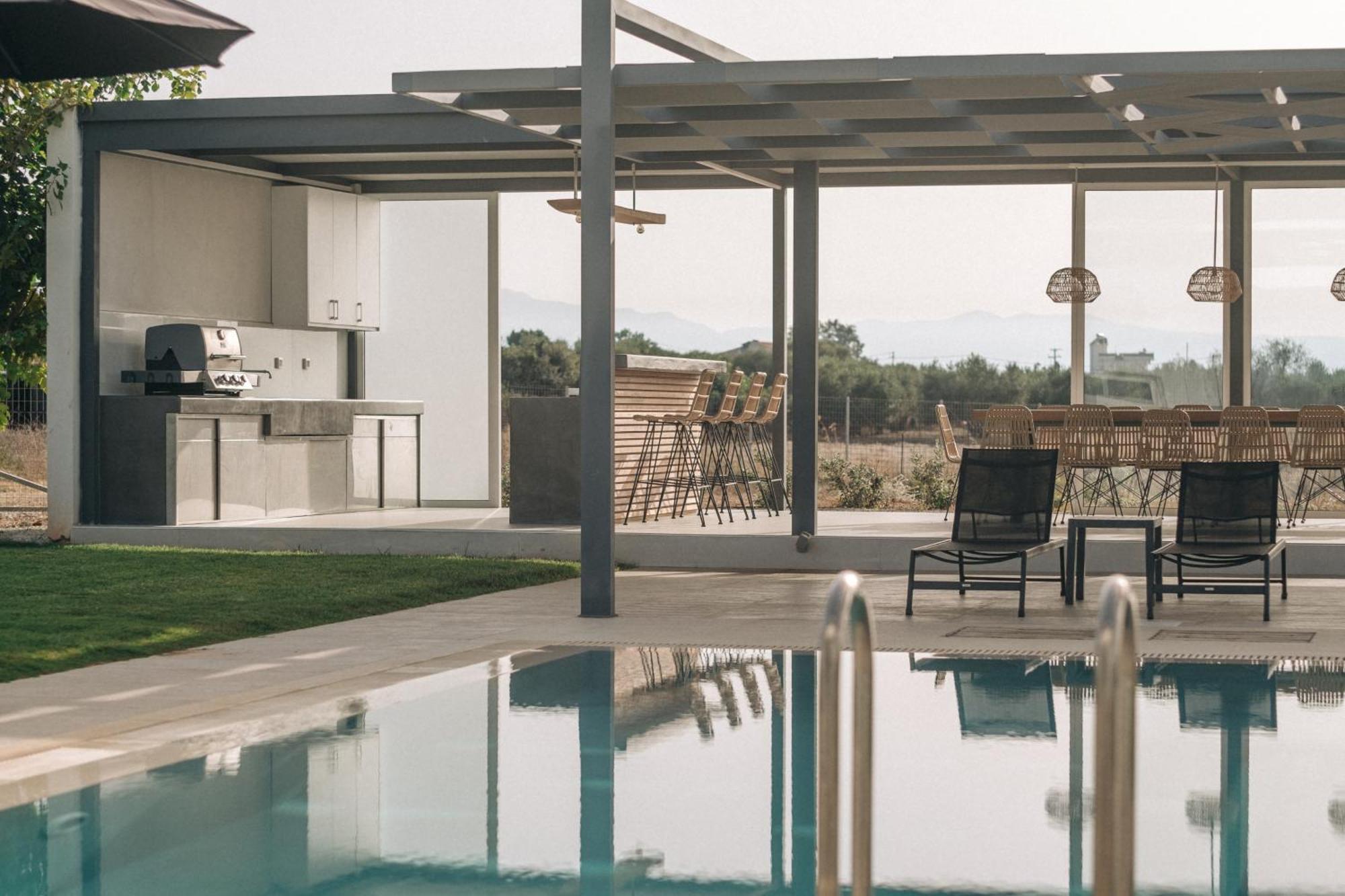 Helios A Modern Large Villa With Private Pool Set In A Quiet Location สตาวรอช ภายนอก รูปภาพ